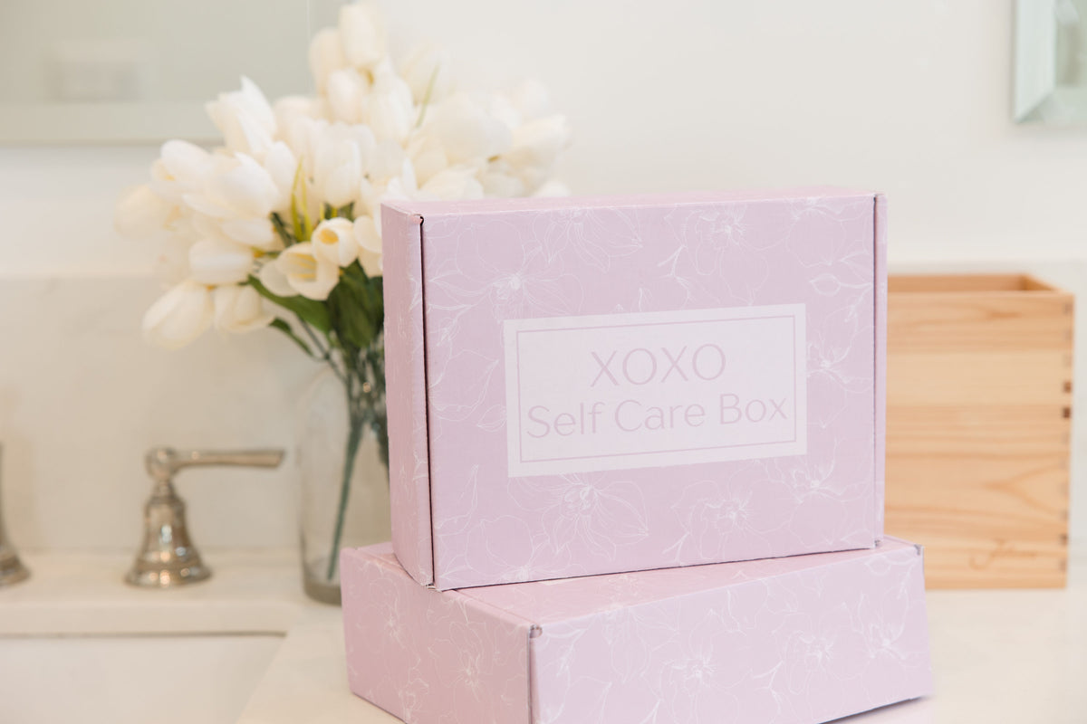 XOXO BOX A Hundred XOXO